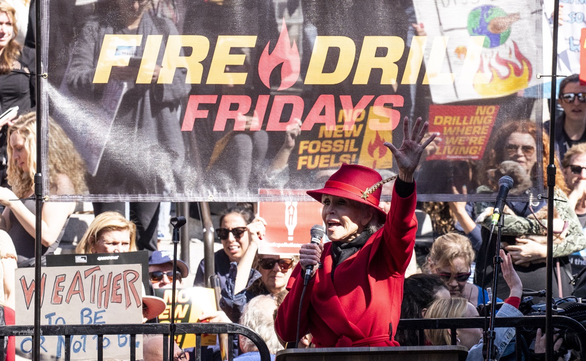 Jane Fonda y Joaquin Phoenix protestan en pro por el medio ambiente