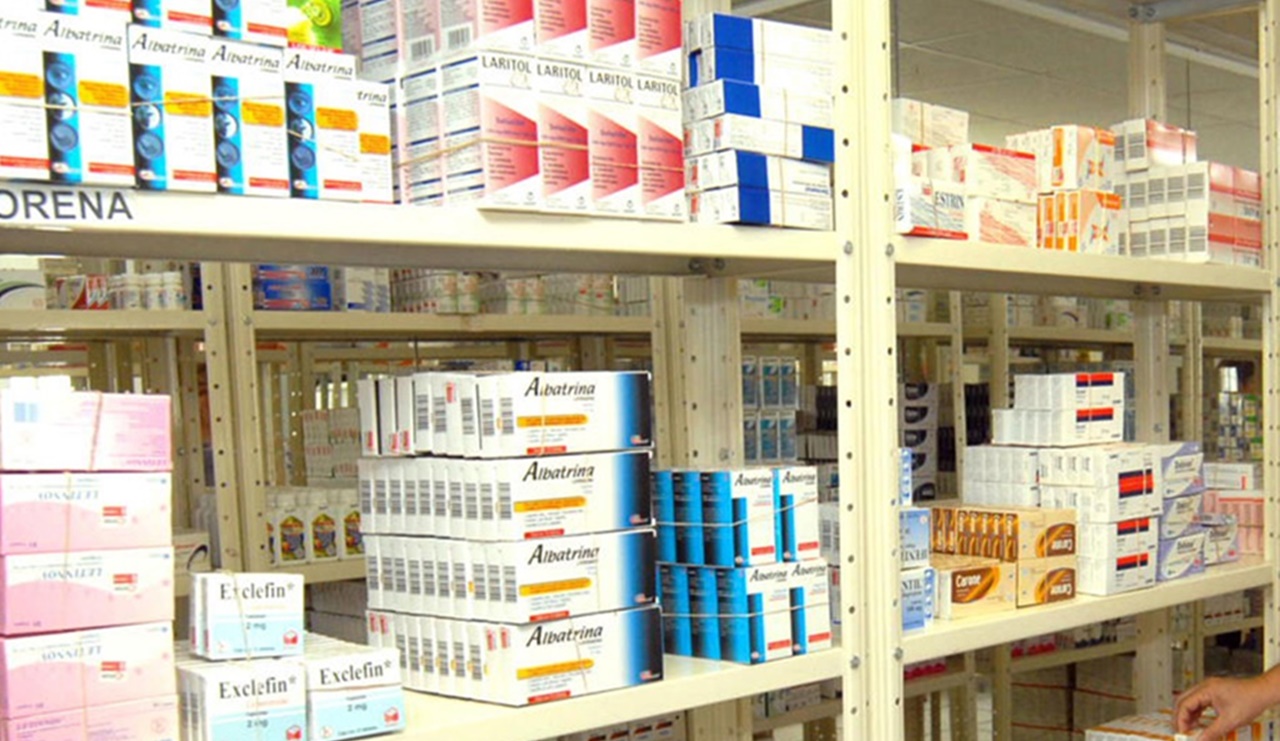 Oposición exige a AMLO comprar medicinas ahora y no esperar rifa del avión presidencial