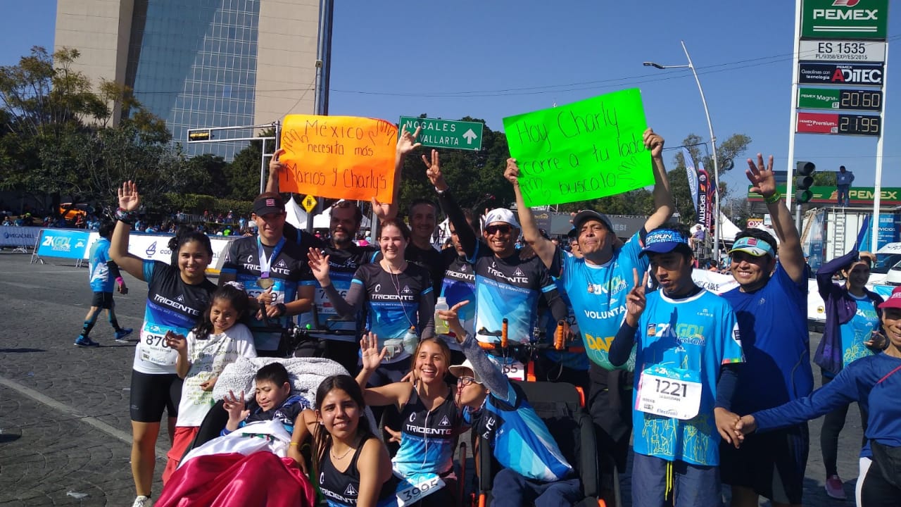 Niños con capacidades diferentes también completaron el 21K de Guadalajara