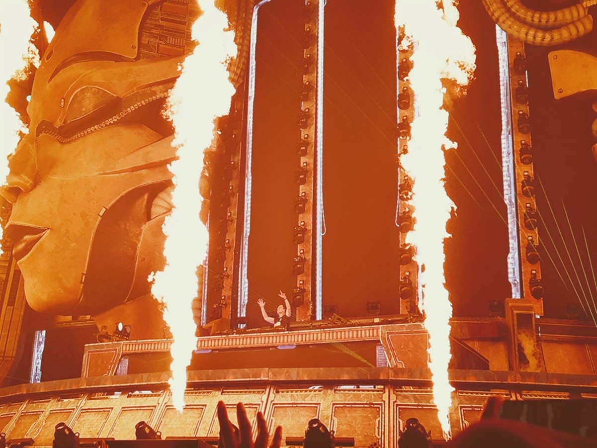 Tiësto incendia con beats de trance y house el EDC