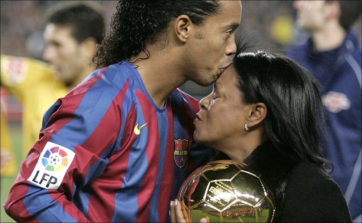 En la cárcel, Ronaldinho festeja su cumpleaños 40