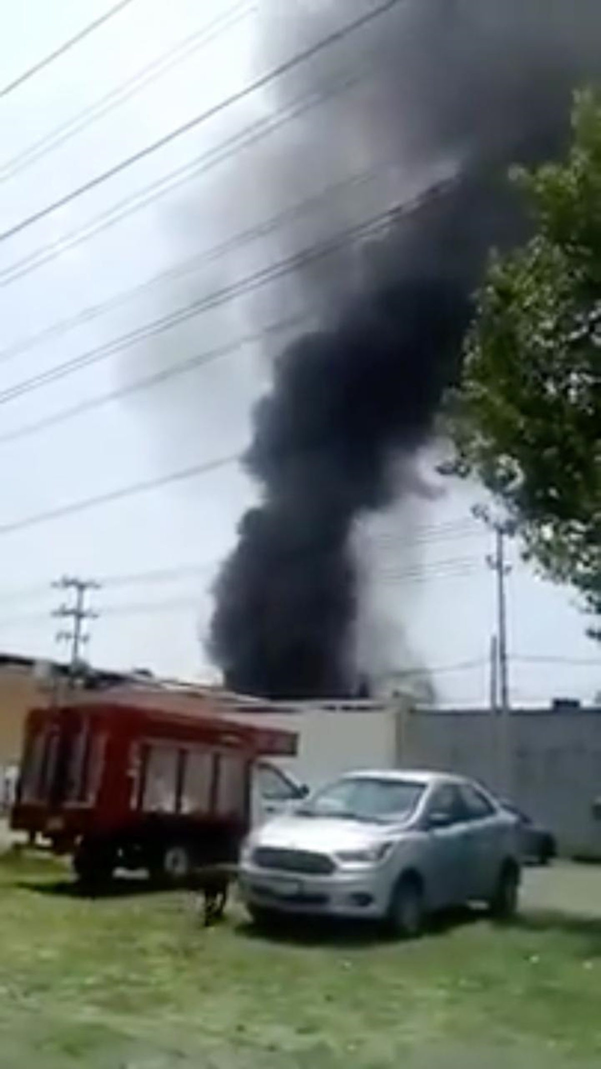 Registran incendio en Tlanepantla; cercano a la carretera México-Pachuca