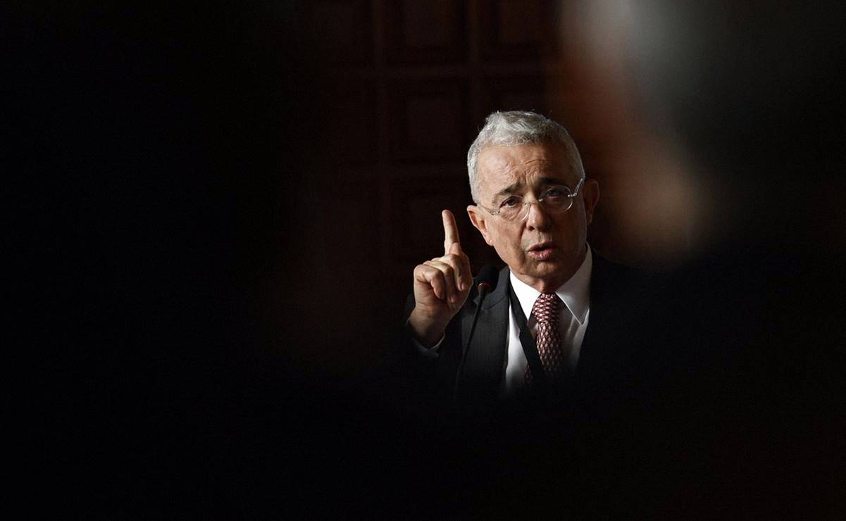 Corte Suprema de Colombia ordena arresto domiciliario contra el expresidente Álvaro Uribe