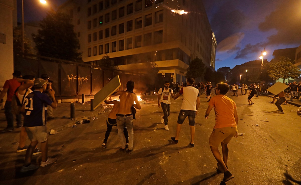 Se registran nuevas protestas en Líbano tras explosiones en Beirut