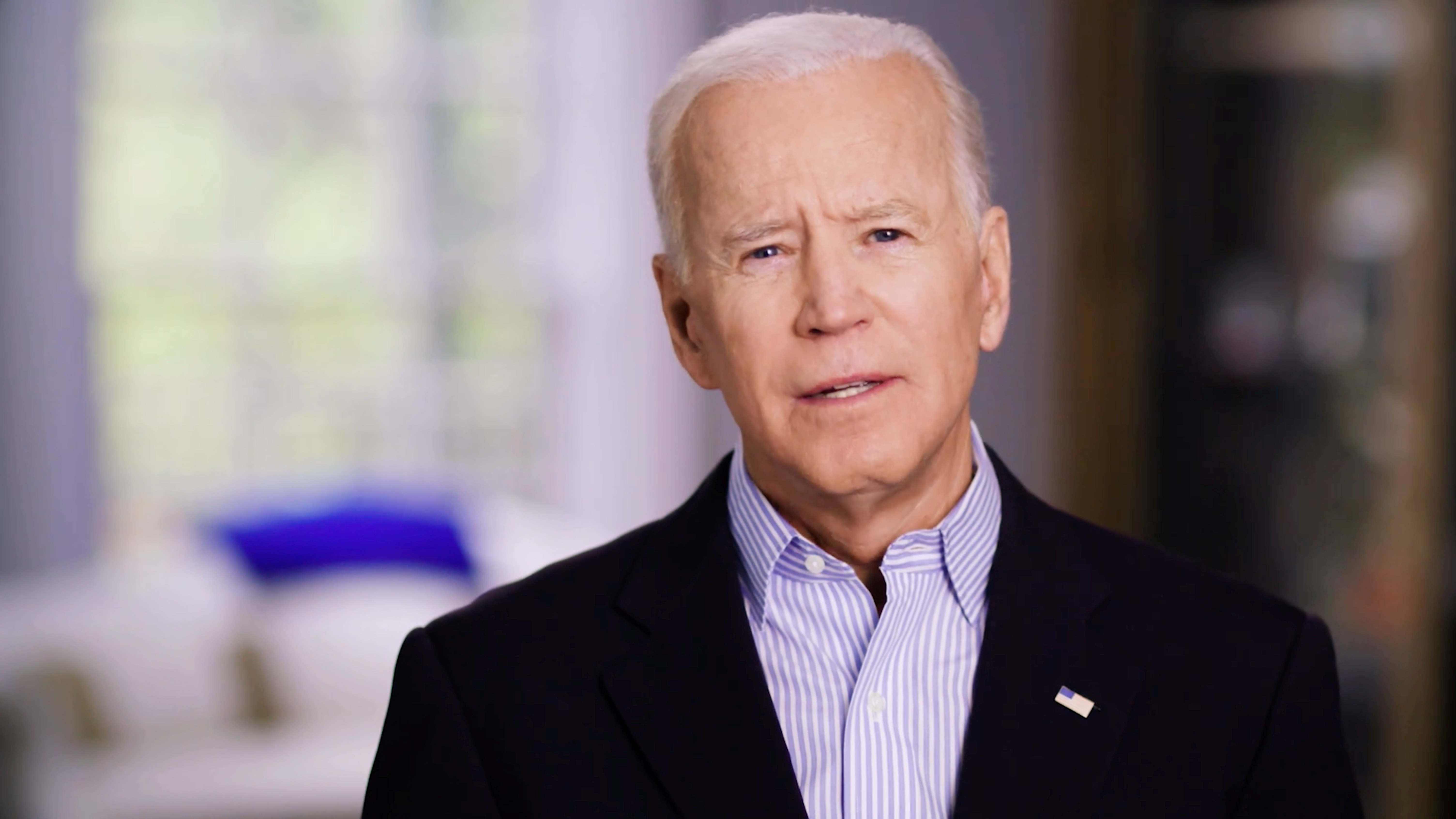 Biden promete poner fin a una era “de oscuridad”