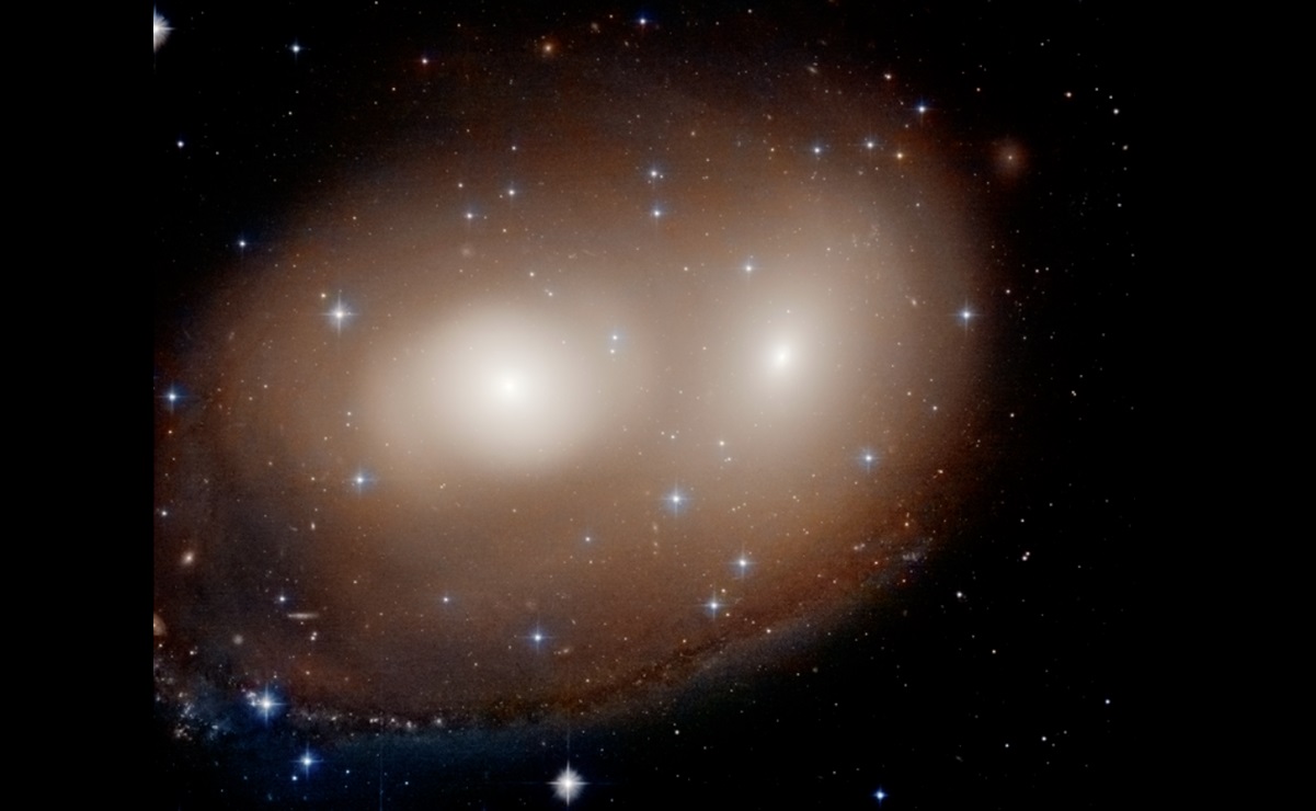 Photo of Víspera de Todos los Santos.  La NASA intercepta una «gran calabaza» cuando choca con dos galaxias