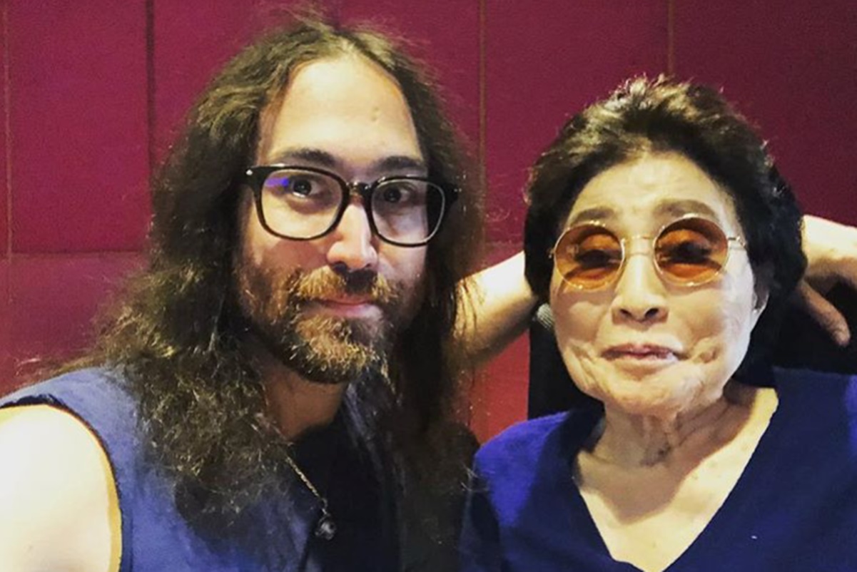 Yoko Ono cede a Sean Lennon el legado de The Beatles y sus empresas