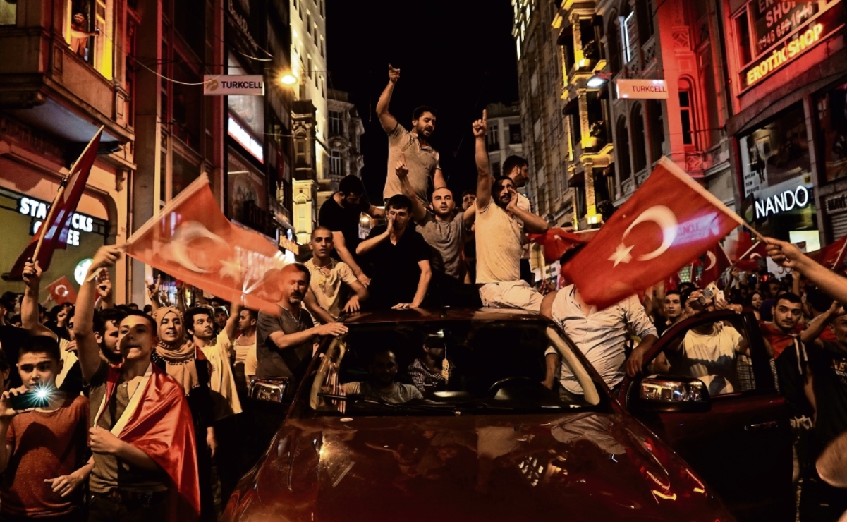 En Turquía dan cadena perpetua a cientos de militares y civiles que participaron en golpe de Estado de 2016