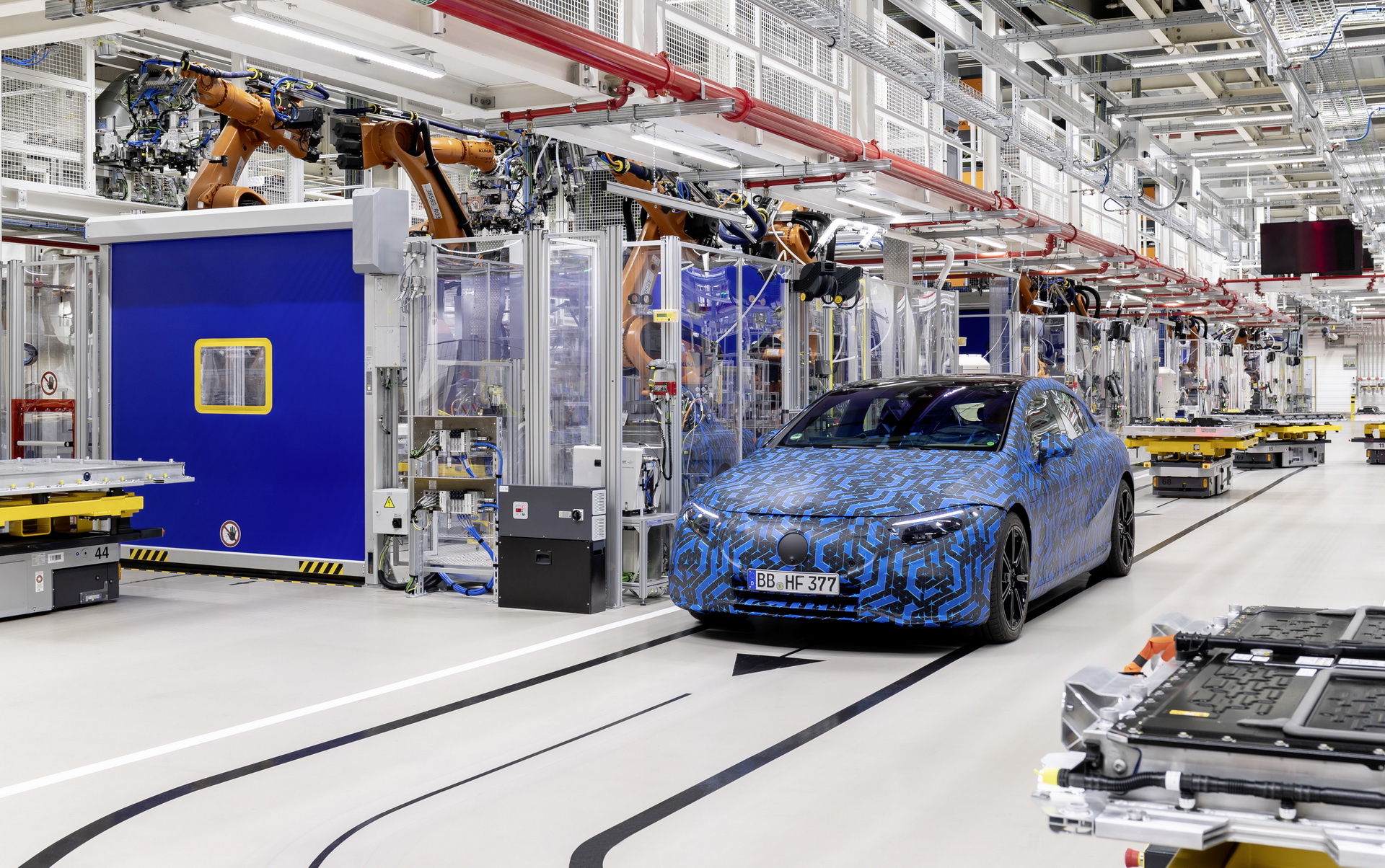 Mercedes-Benz se dice listo para arrancar producción de vehículos eléctricos