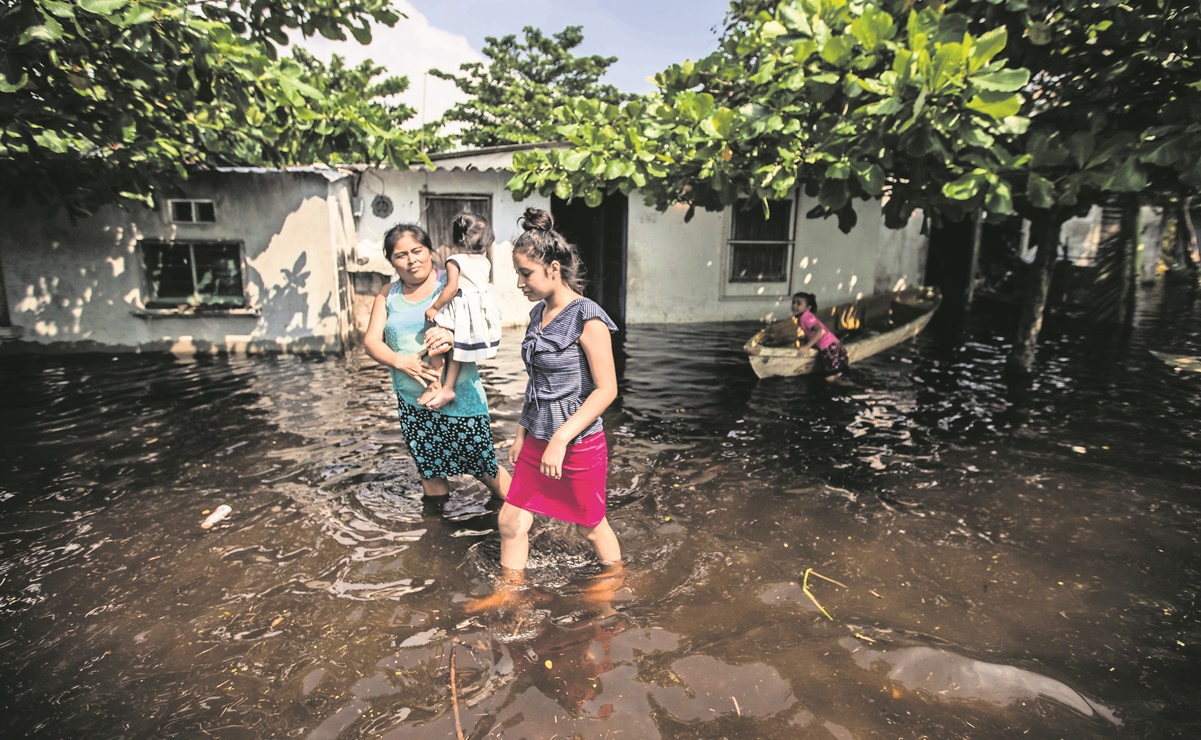 Enseres domésticos a afectados en Tabasco por inundaciones se entregarán hasta marzo: AMLO
