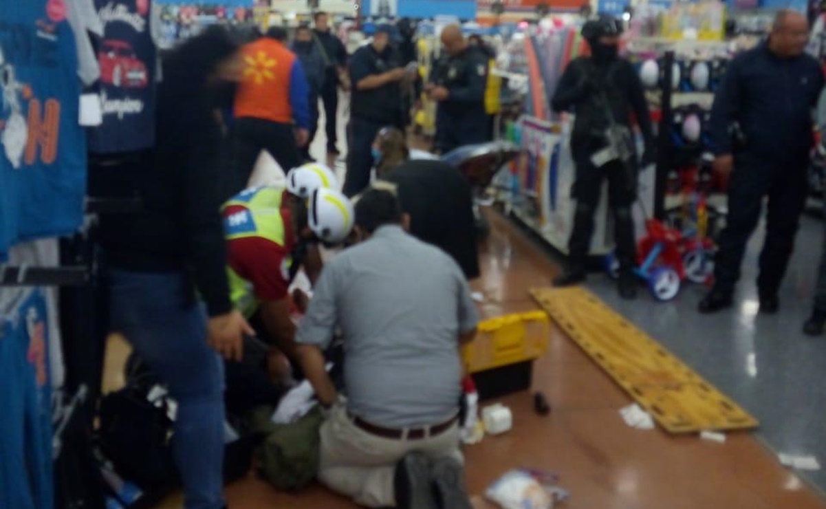 Balacera en Walmart de Estado de México desata pánico