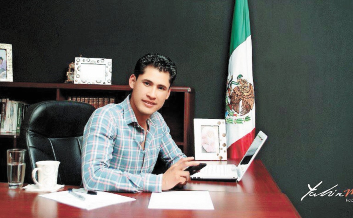 Investigan a exprecandidato de Puebla que exhibió fotos inadecuadas con su hija