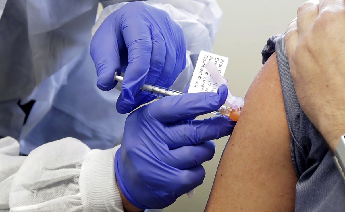 Pese a saltarse plan de vacunación, Argentina aplicará segunda dosis antiCovid a "vacunados VIP"