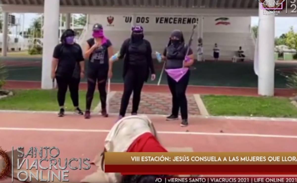 Utiliza a mujeres encapuchadas para "azotar a Jesús" en Tabasco; critican protestas feministas
