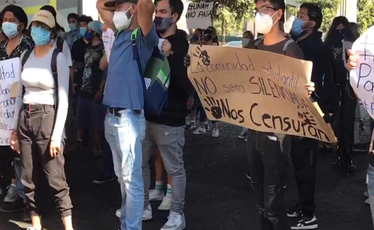 Estudiantes de FES Acatlán bloquearon carriles laterales de Periférico Norte para exigir mejores condiciones laborales para los profesores de la UNAM