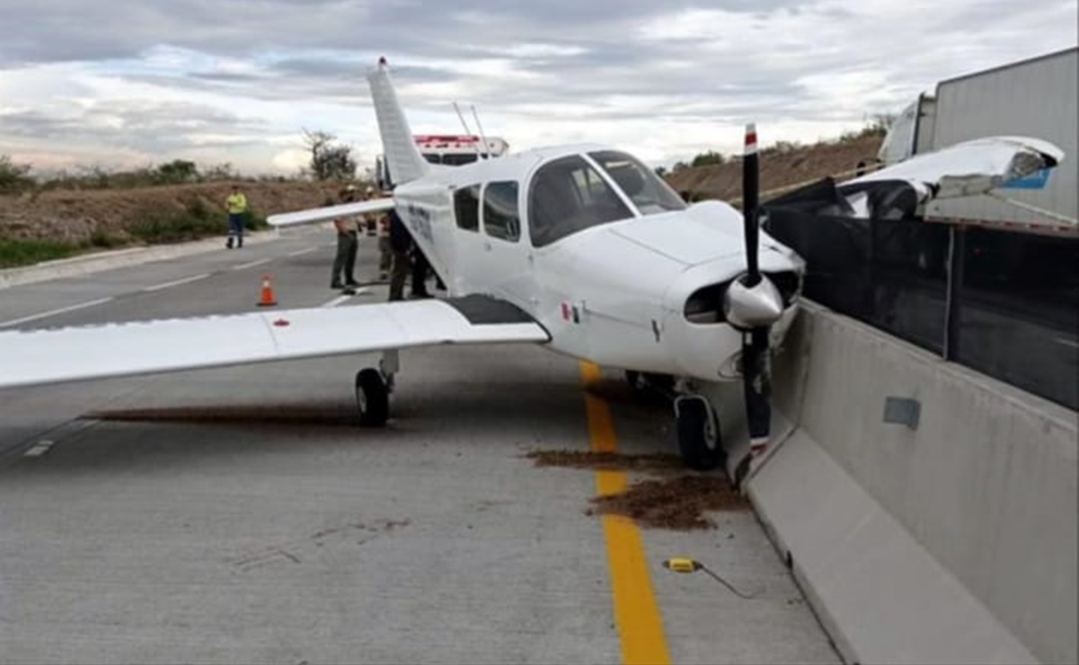 Avioneta Cessna aterriza de emergencia en Macrolibramiento de Guadalajara