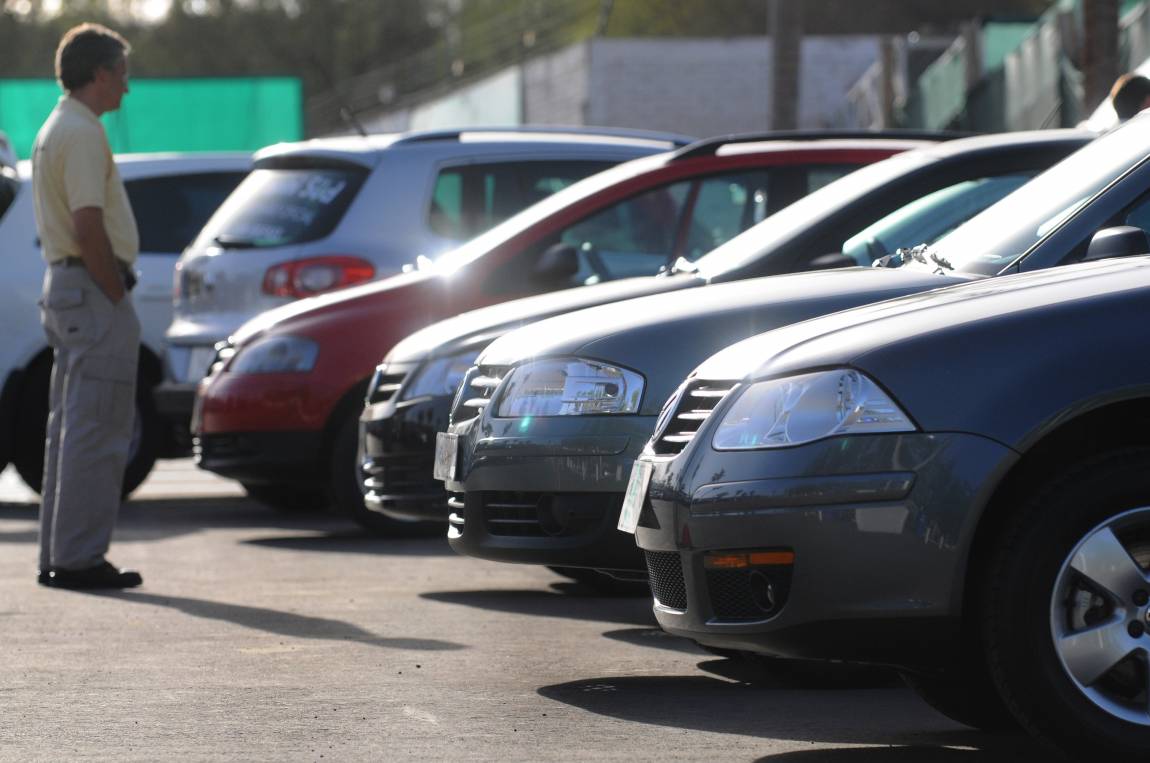 Crece renta de autos usados ante escasez de vehículos nuevos 