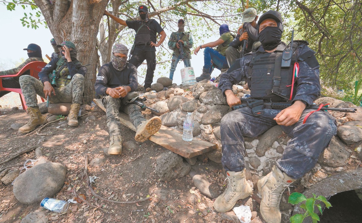Extienden cárteles y autodefensas guerra en Michoacán