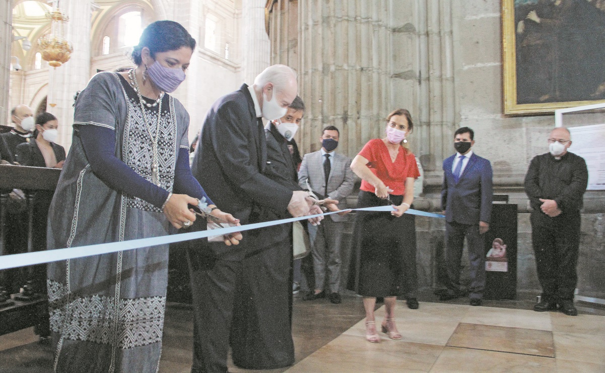 Inauguran expo sobre restauración de Catedral