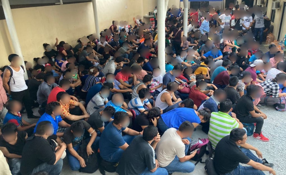Rescatan a 327 migrantes hacinados en una vivienda de Cadereyta, NL; 120 son menores