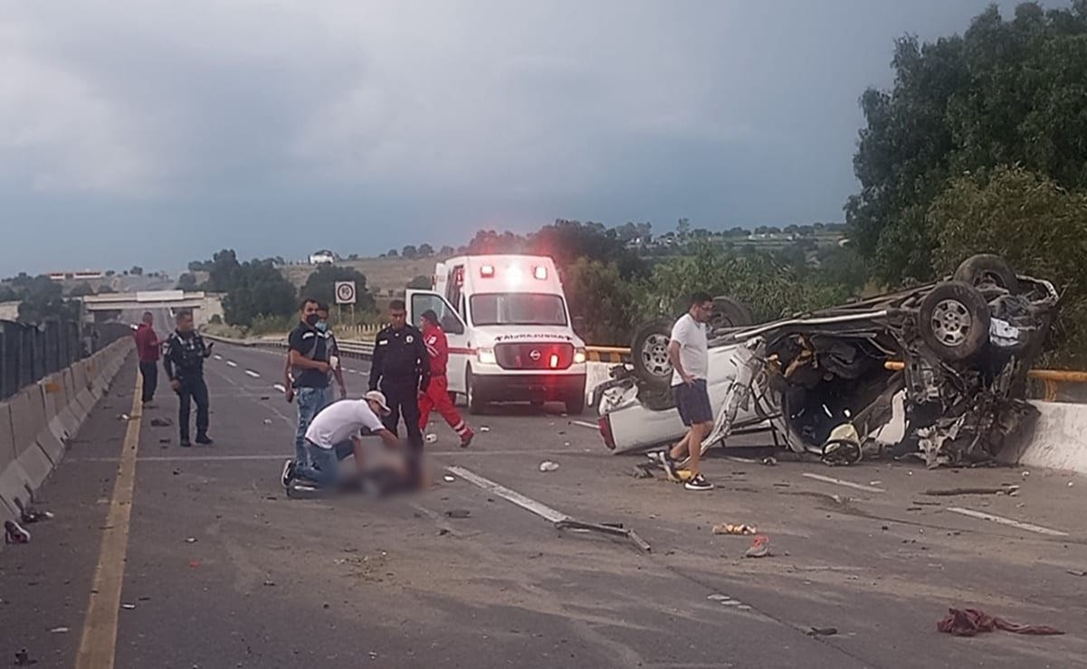 Accidente automovilístico en Circuito Exterior Mexiquense deja 3 muertos