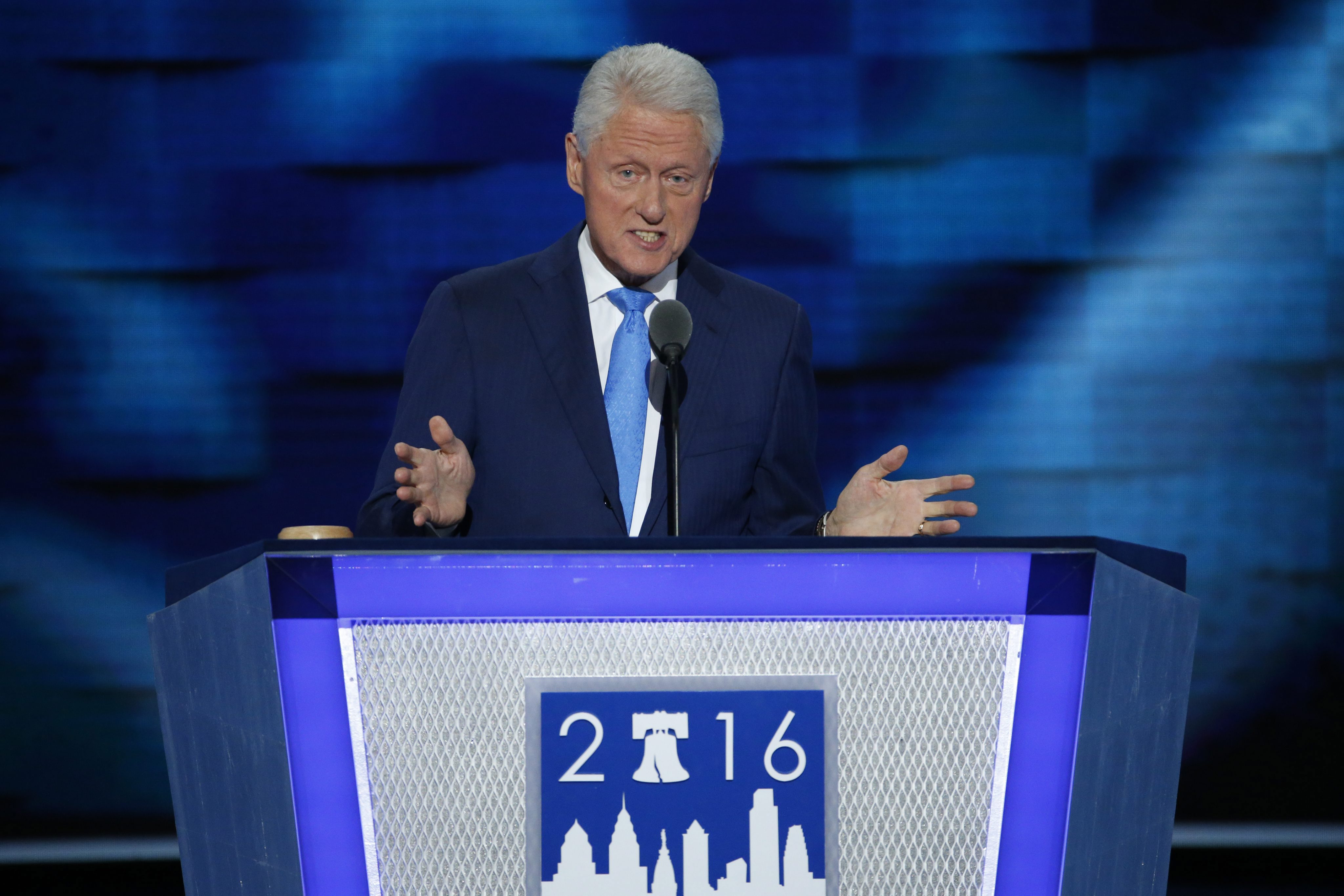 Internan a expresidente Bill Clinton por infección “no relacionada al Covid-19”