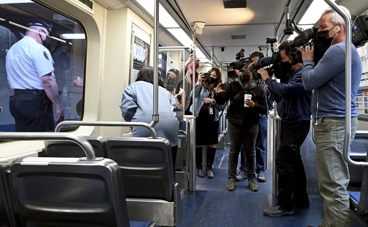 Pasajeros testificaron violación sexual en tren en Filadelfia sin intervenir, dice la policía
