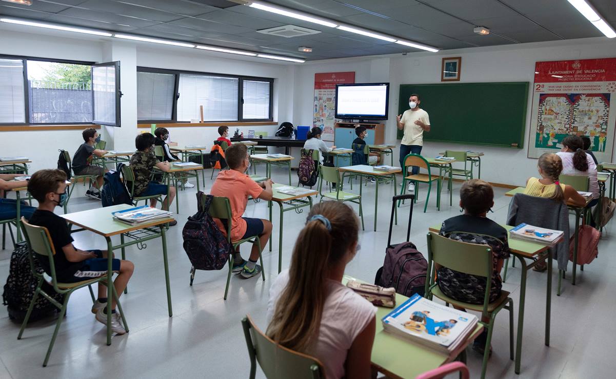 OMS pide mantener abiertas las escuelas en Europa pese al aumento de contagios