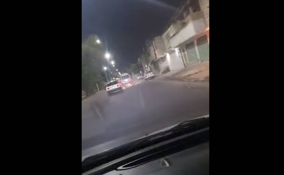 VIDEO Chofer de combi arrolla y arrastra a motociclista de Iztapalapa a Neza
