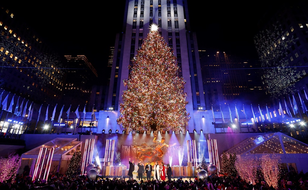 Encienden árbol de Navidad del Rockefeller Center.