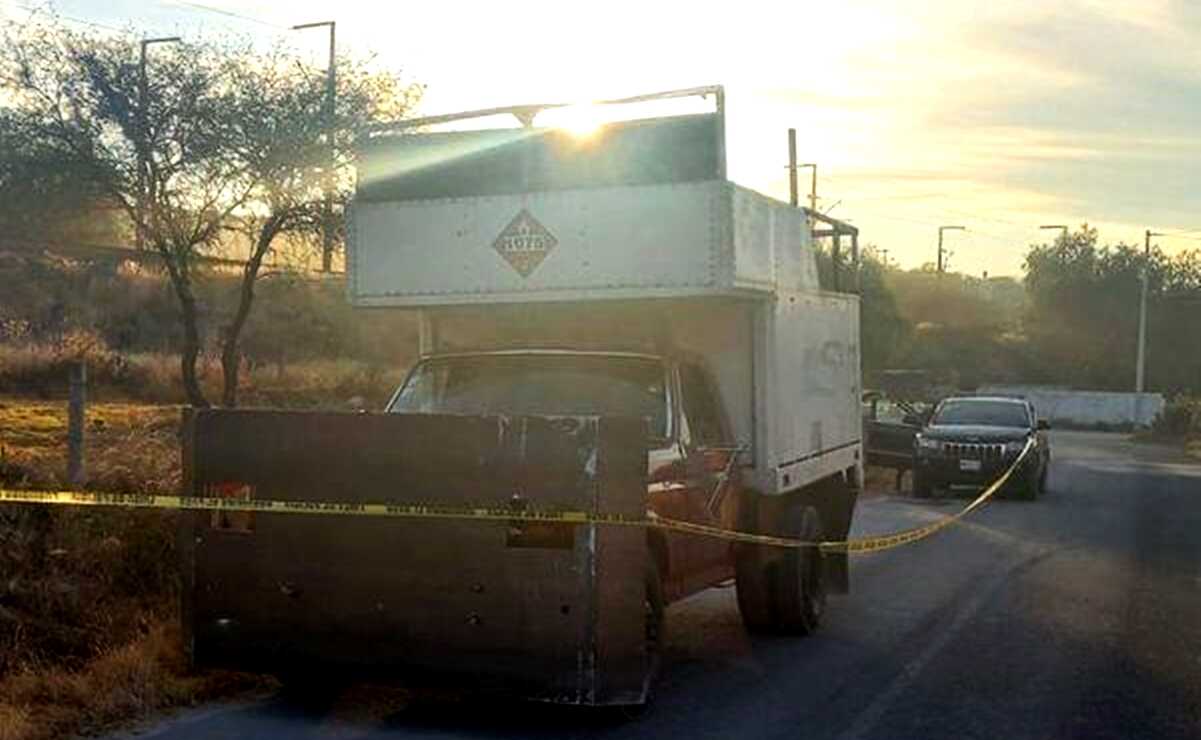 Utilizan camioneta gasera modificada para derribar portón de cárcel en Tula