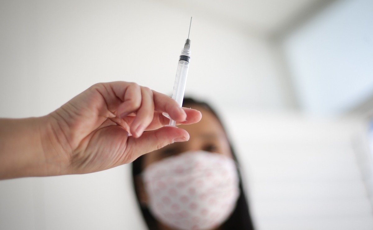 Combinar vacunas antiCovid de Sinovac y Pfizer es seguro, afirma estudio