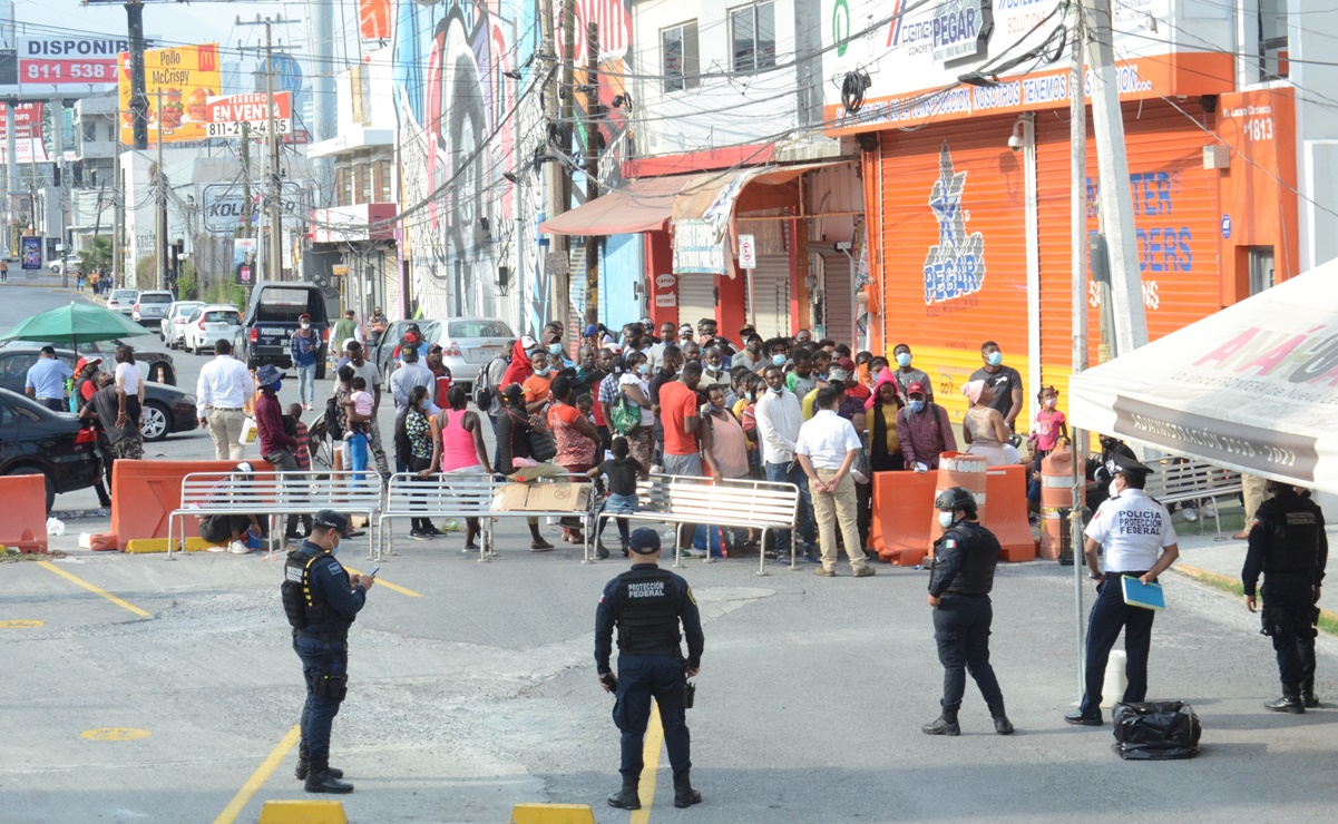 Protestan haitianos para exigir permisos de trabajo en Nuevo León