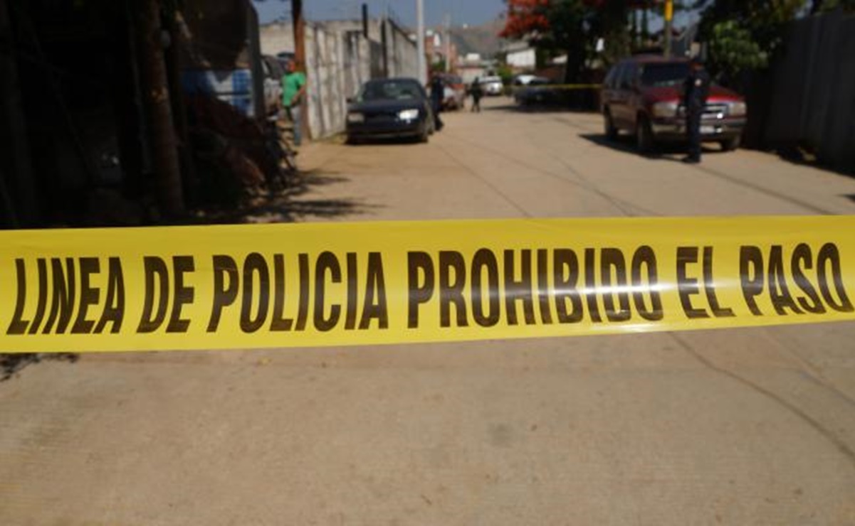Grupo criminal incinera a tres personas dentro de su auto en Michoacán