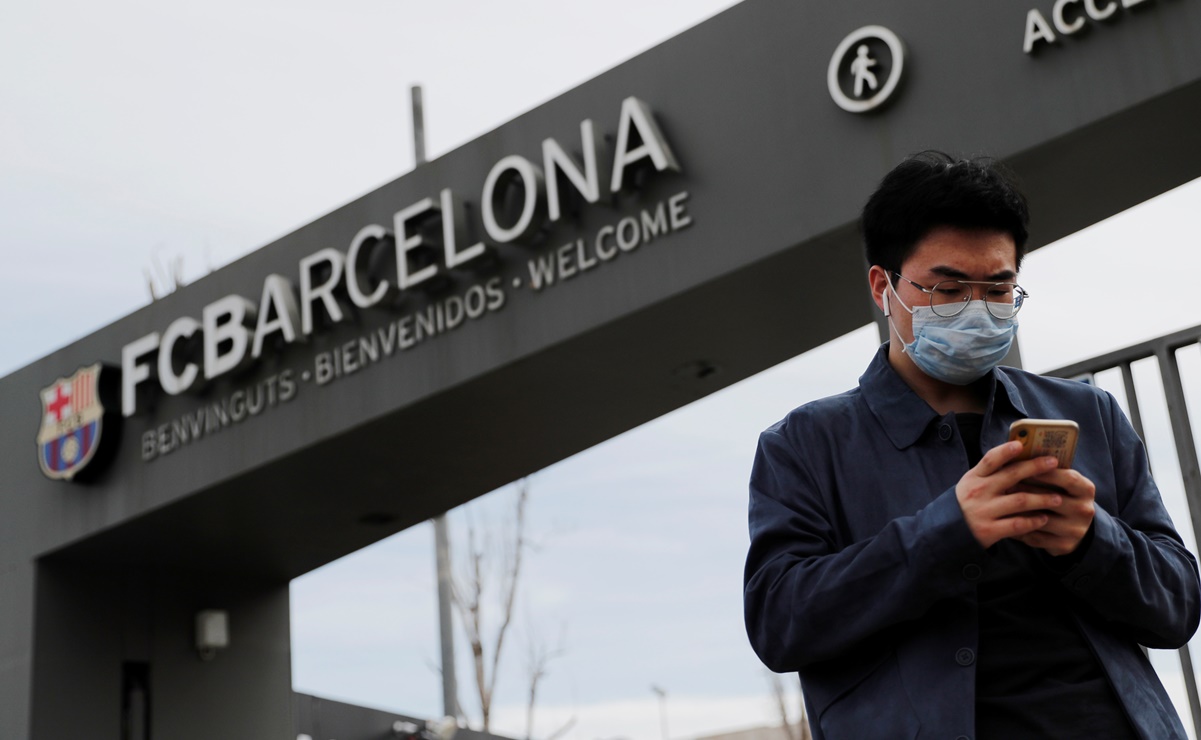 Barcelona sufre pero derrota en casa al Elche