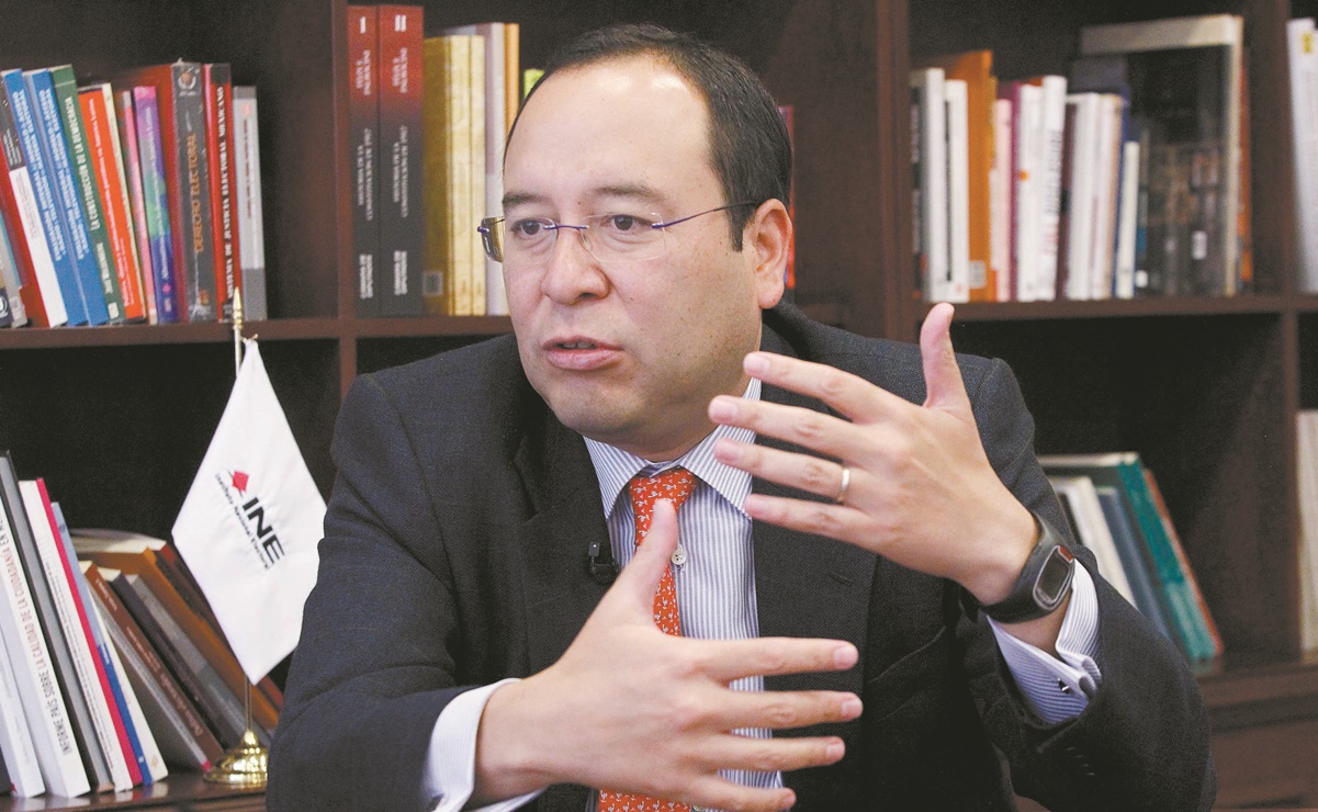 Gobierno no manda: Ciro Murayama reacciona a plan de austeridad para el INE