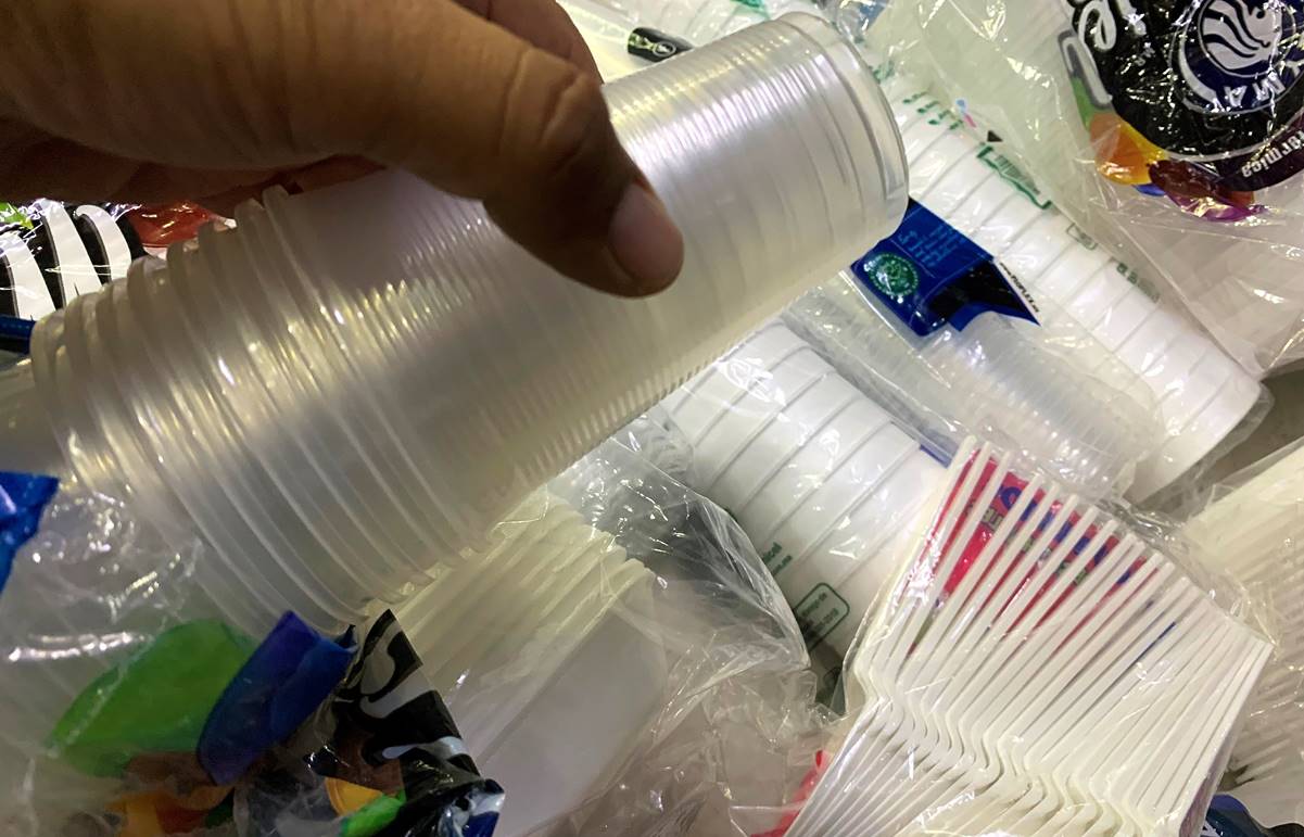 En casi 2 años, 80% de los comercios cumplieron con la prohibición de plásticos de un solo uso en CDMX: Sedema