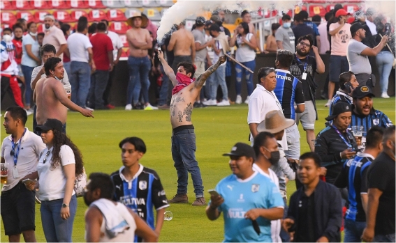 Querétaro vs Atlas. Aficionados piden se suspenda la jornada… y se suspende
