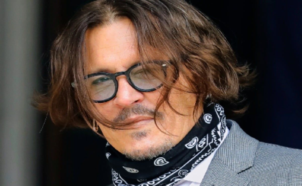Johnny Depp reappears with a serious look