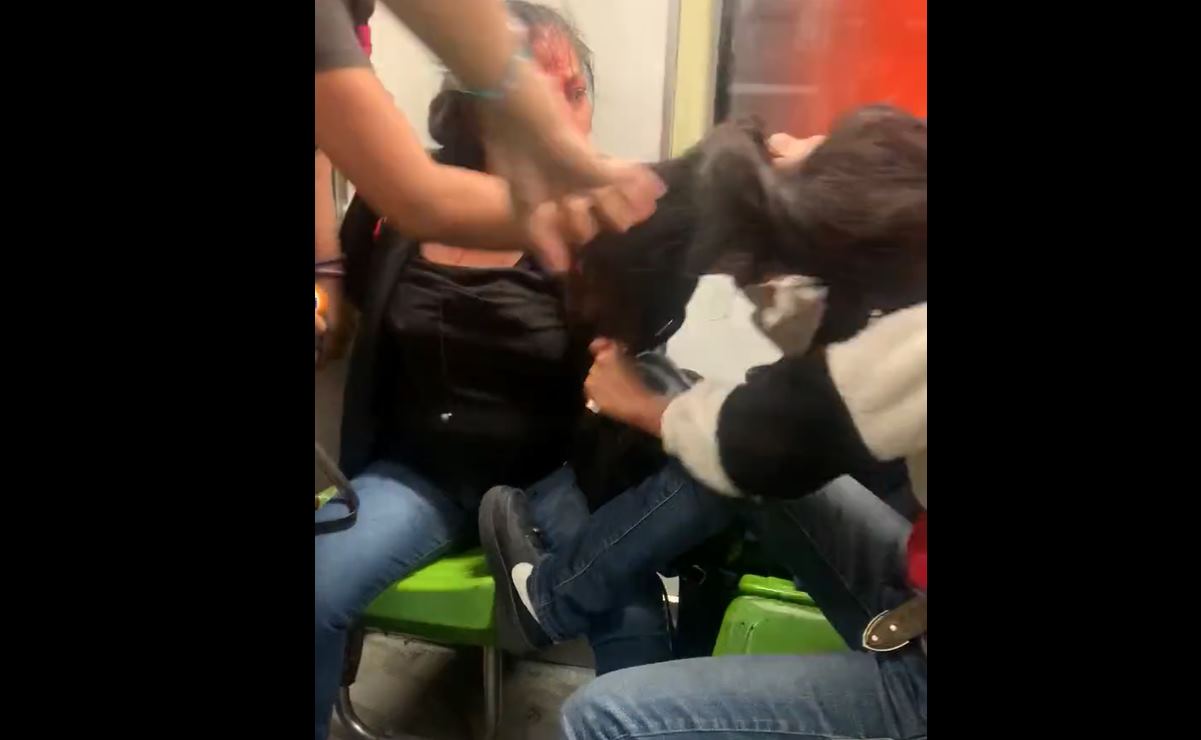 VIDEO. Captan brutal pelea entre mujeres en vagón de la Línea 9 del Metro