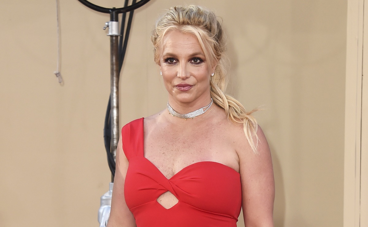 Britney Spears sorprende en Instagram con arriesgada lencería roja