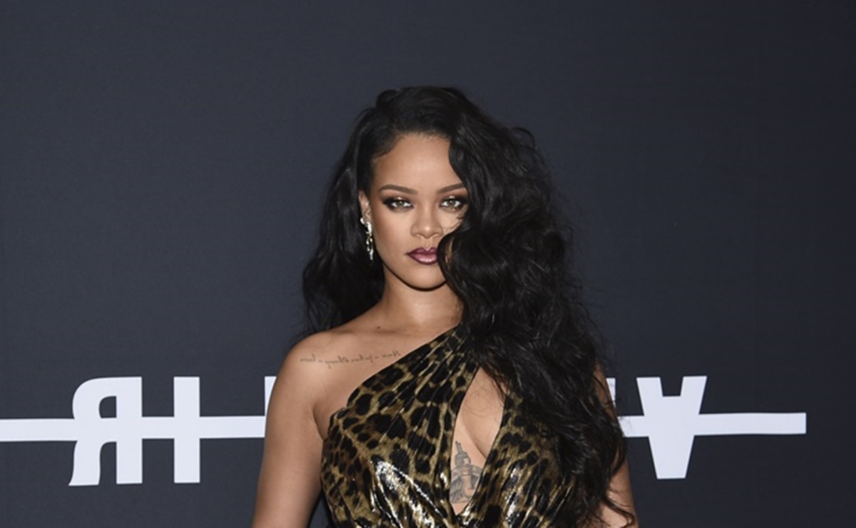 Rihanna se luce con la tendencia 'sin pantalón' en Los Ángeles