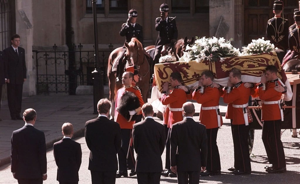 Resultado de imagen para Fotos del funeral de la princesa Diana de Gales