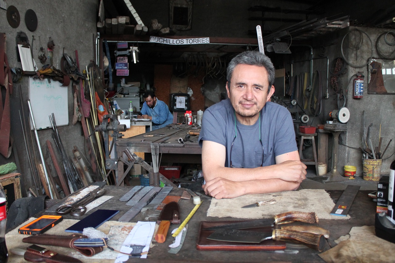 El artesano que lleva la cuchillería mexicana al mundo