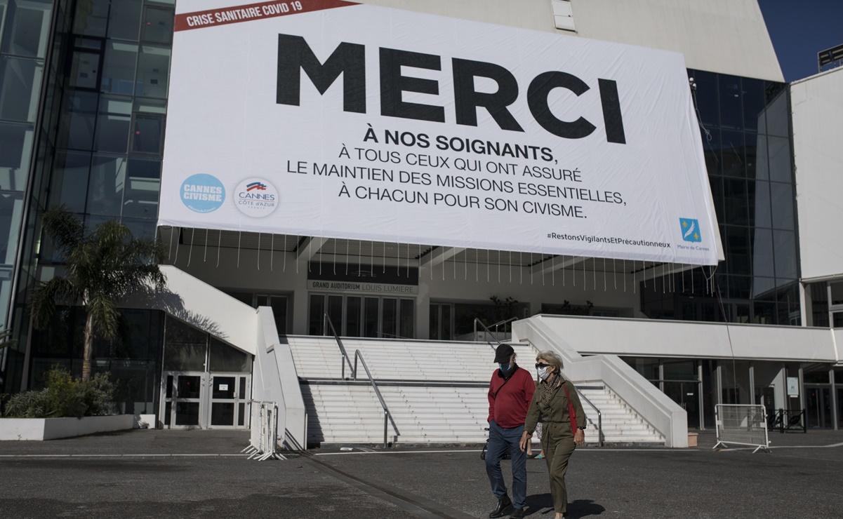 Cannes cambia su alfombra roja por un mensaje al personal sanitario