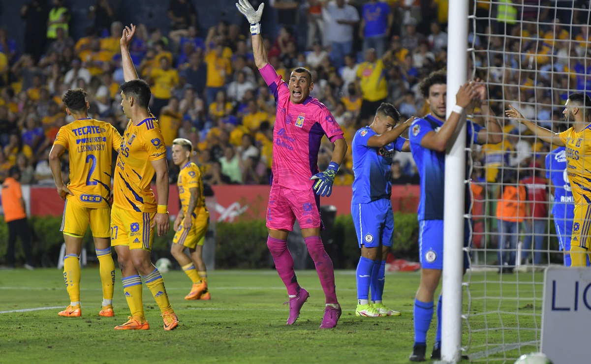 Cruz Azul venci&oacute; a Tigres, pero los regios avanzan a semifinales