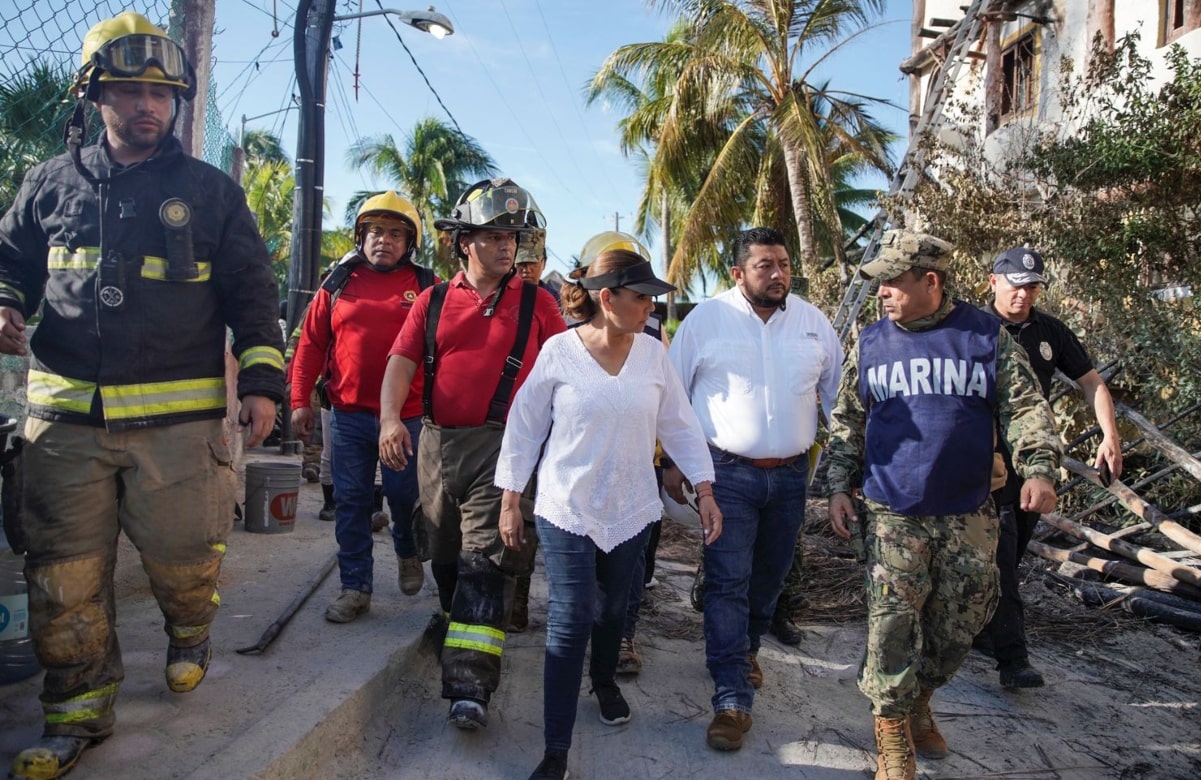 Gobernadora de Quintana Roo se disculpa con turisas tras incendio en Holbox