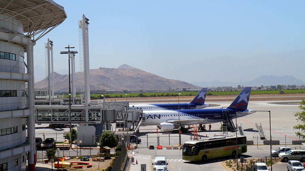 Resultado de imagen para Fotos del 'robo del siglo' en el aeropuerto de Santiago de Chile