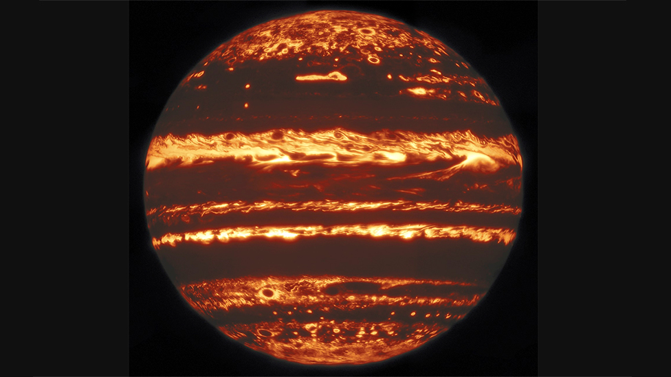 Astrónomos construyen imagen de Júpiter con mosaico de fotos