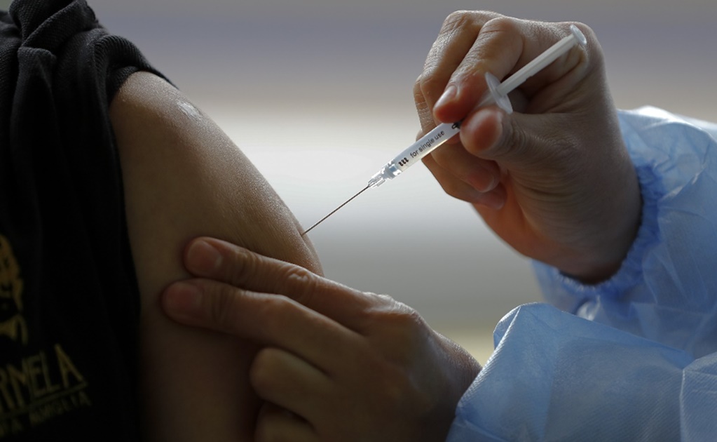 No hay pruebas "para dudar" de la eficacia de las vacunas contra ómicron, dice la OMS